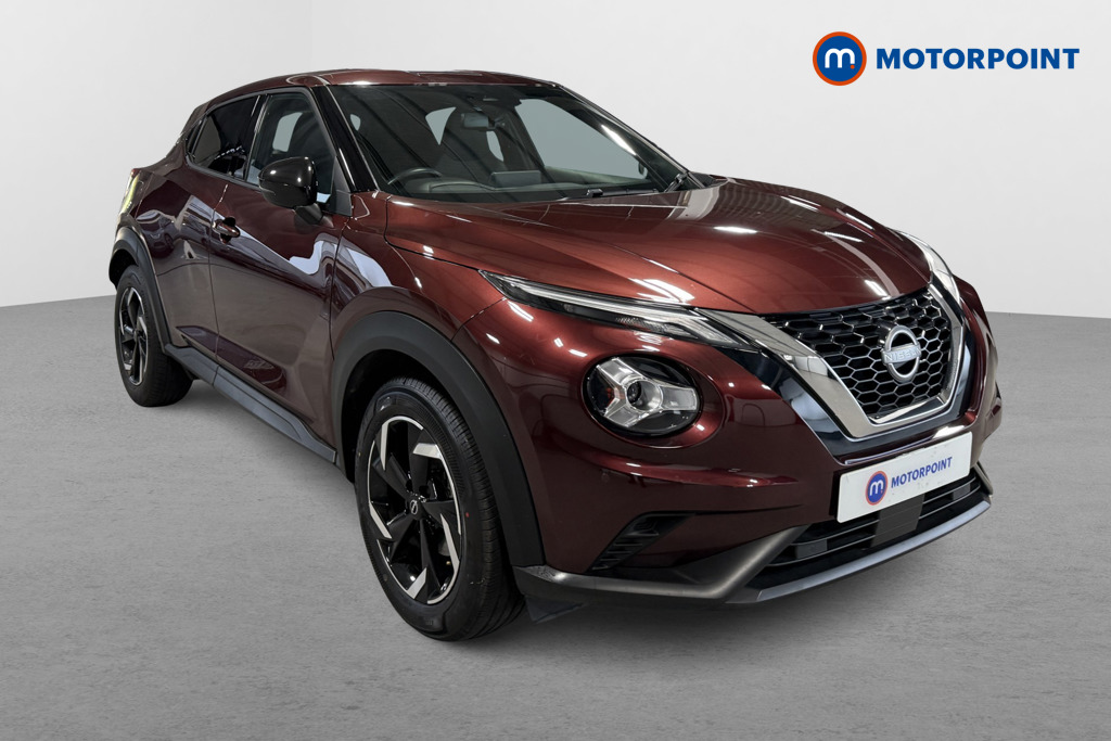 Nissan Juke N-Connecta Automatic Petrol SUV - Stock Number (1629023) - Drivers side front corner
