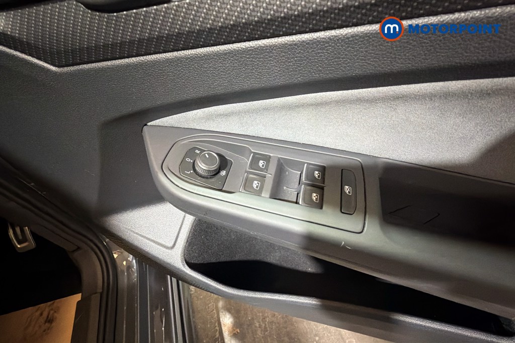 Volkswagen Golf R-Line Automatic Petrol Hatchback - Stock Number (1636452) - 20th supplementary image
