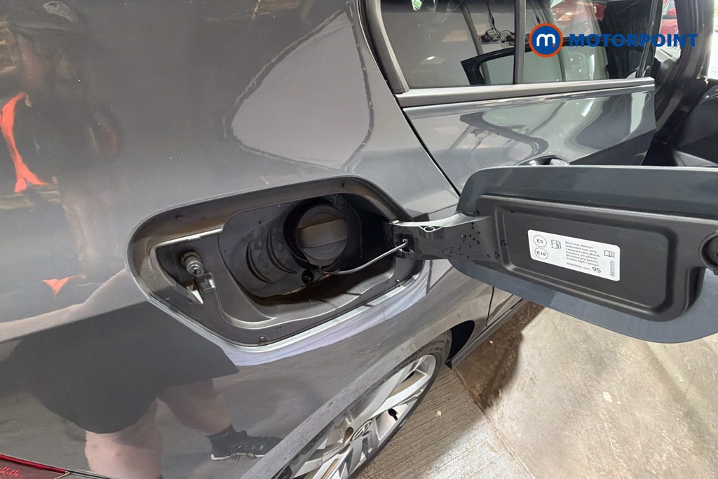 Volkswagen Golf R-Line Automatic Petrol Hatchback - Stock Number (1636452) - 41st supplementary image