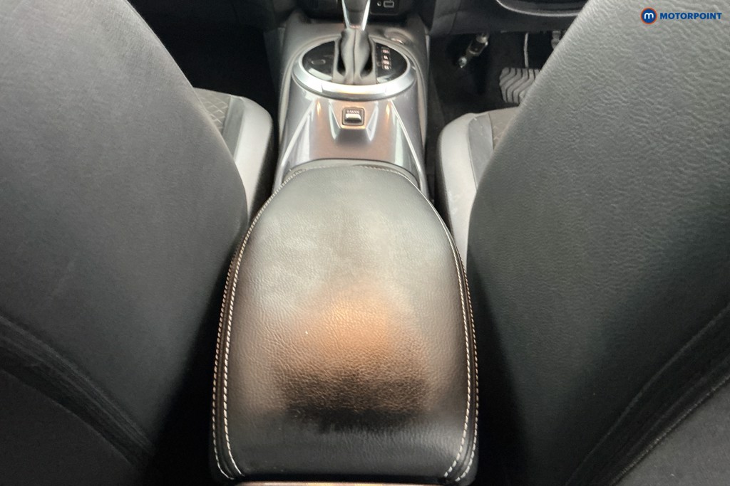 Nissan Juke N-Connecta Automatic Petrol SUV - Stock Number (1640712) - 11th supplementary image