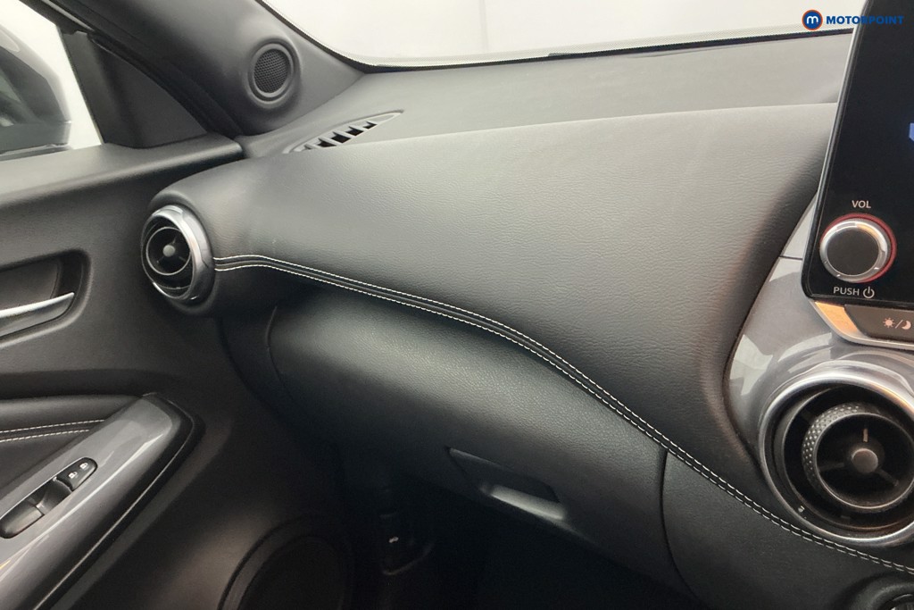 Nissan Juke N-Connecta Automatic Petrol SUV - Stock Number (1640712) - 18th supplementary image