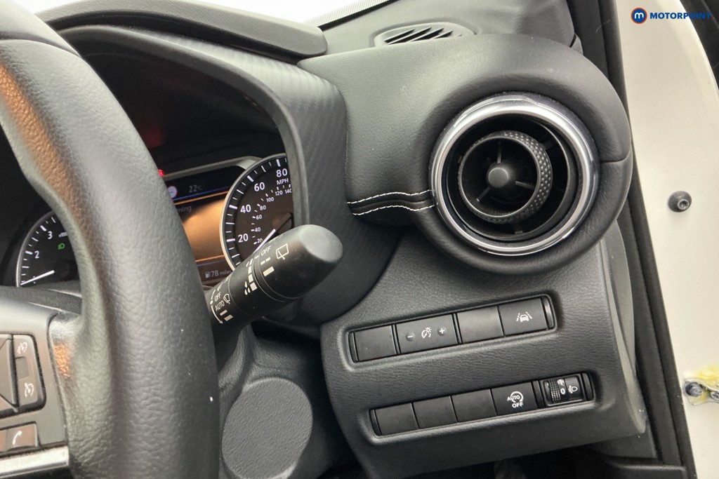 Nissan Juke N-Connecta Automatic Petrol SUV - Stock Number (1640712) - 22nd supplementary image