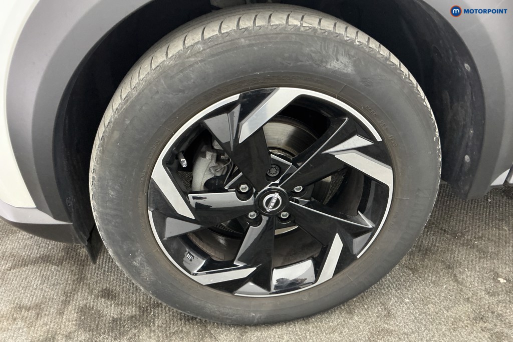 Nissan Juke N-Connecta Automatic Petrol SUV - Stock Number (1640712) - 35th supplementary image