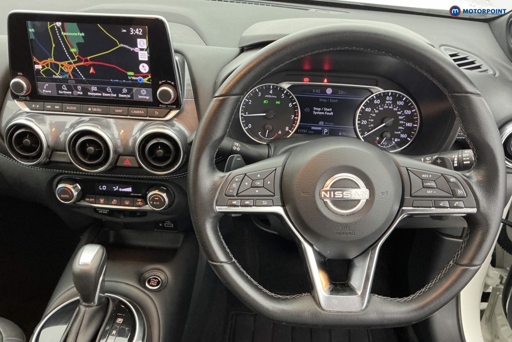 Nissan Juke N-Connecta Automatic Petrol SUV - Stock Number (1640712) - 1st supplementary image