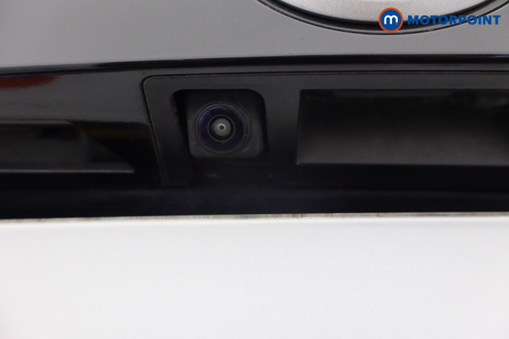 Nissan Juke N-Connecta Automatic Petrol SUV - Stock Number (1642407) - 8th supplementary image