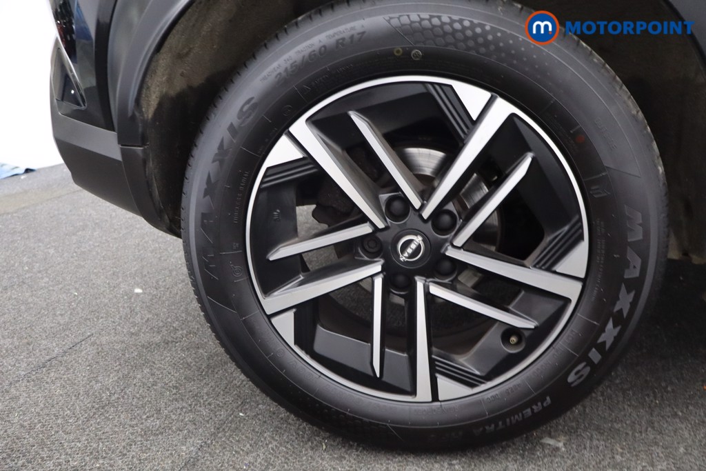 Nissan Juke N-Connecta Automatic Petrol SUV - Stock Number (1642407) - 9th supplementary image