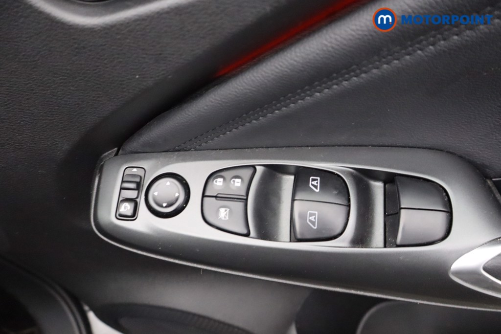 Nissan Juke N-Connecta Automatic Petrol SUV - Stock Number (1642407) - 13th supplementary image