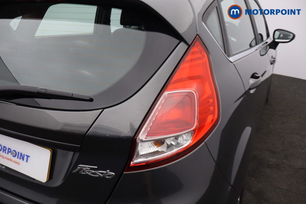 Ford Fiesta Zetec Manual Petrol Hatchback - Stock Number (1642854) - 3rd supplementary image