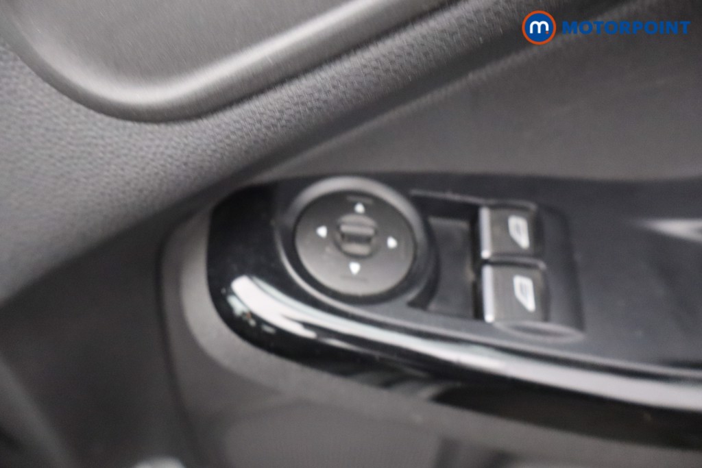 Ford Fiesta Zetec Manual Petrol Hatchback - Stock Number (1642854) - 9th supplementary image