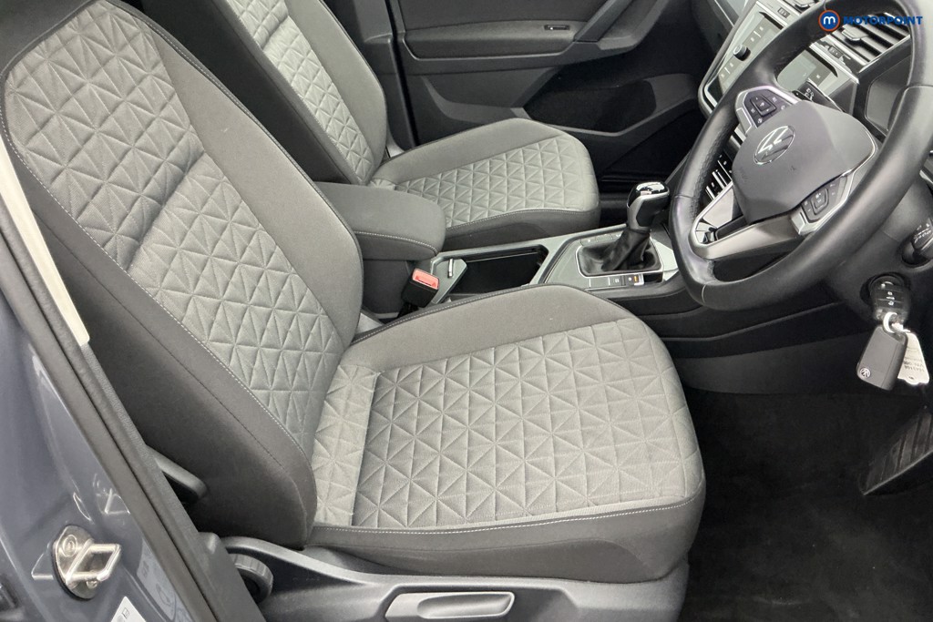 Volkswagen Tiguan Life Automatic Petrol SUV - Stock Number (1643168) - 5th supplementary image
