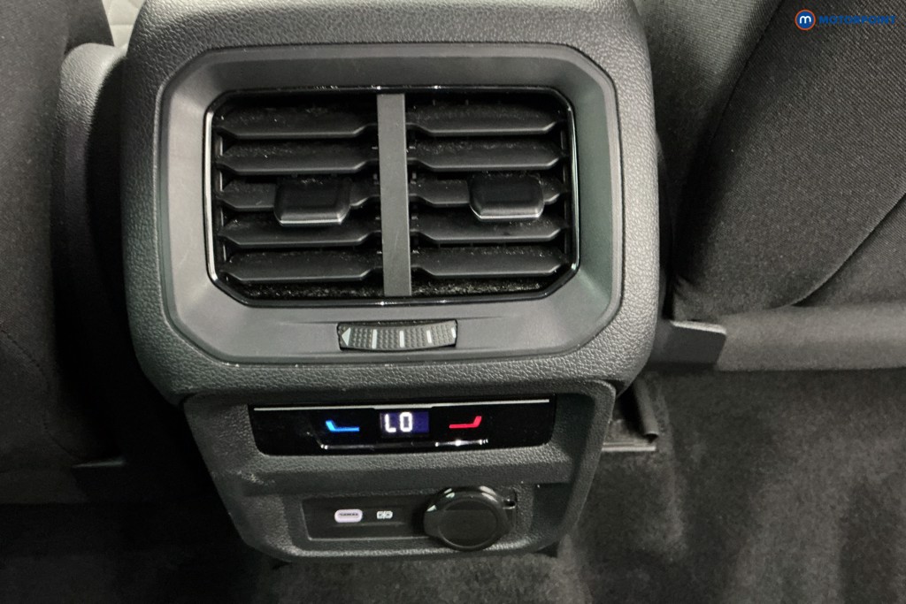 Volkswagen Tiguan Life Automatic Petrol SUV - Stock Number (1643168) - 10th supplementary image
