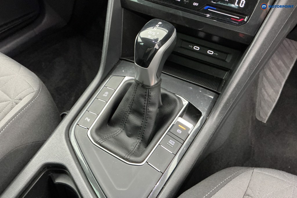 Volkswagen Tiguan Life Automatic Petrol SUV - Stock Number (1643168) - 15th supplementary image