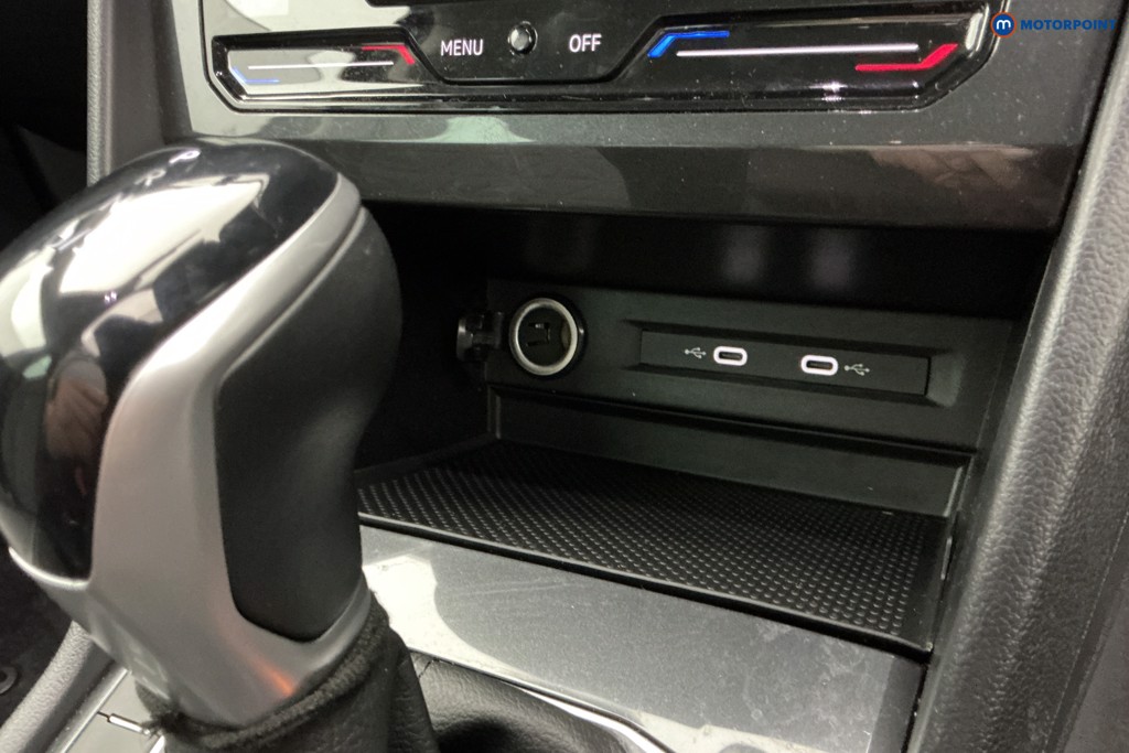 Volkswagen Tiguan Life Automatic Petrol SUV - Stock Number (1643168) - 16th supplementary image