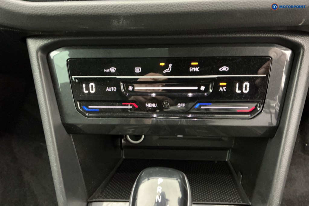 Volkswagen Tiguan Life Automatic Petrol SUV - Stock Number (1643168) - 17th supplementary image
