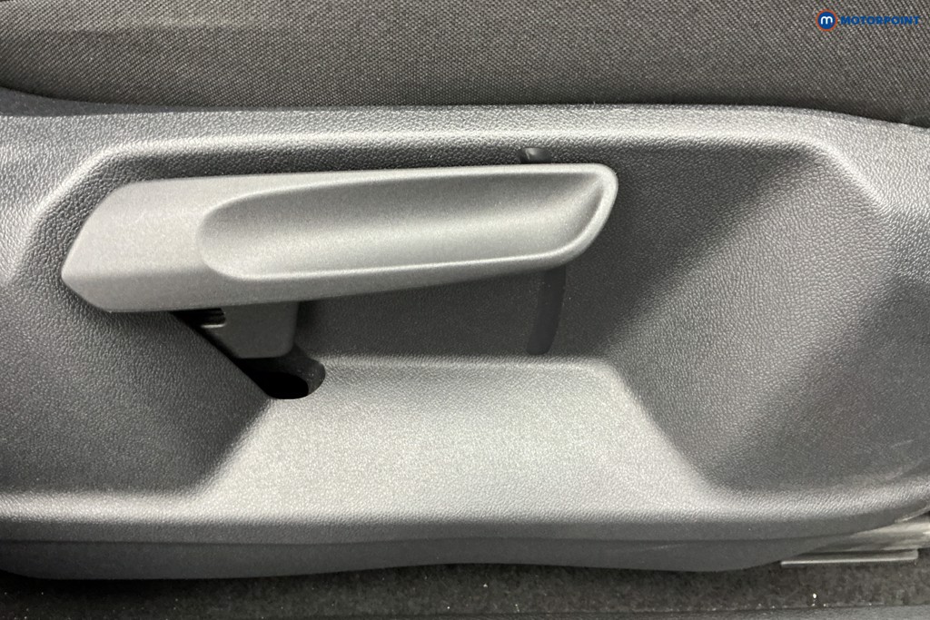 Volkswagen Tiguan Life Automatic Petrol SUV - Stock Number (1643168) - 24th supplementary image