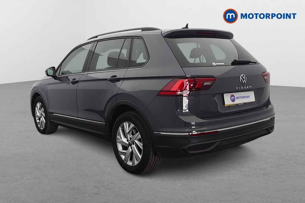 Volkswagen Tiguan Life Automatic Petrol SUV - Stock Number (1643168) - Passenger side rear corner