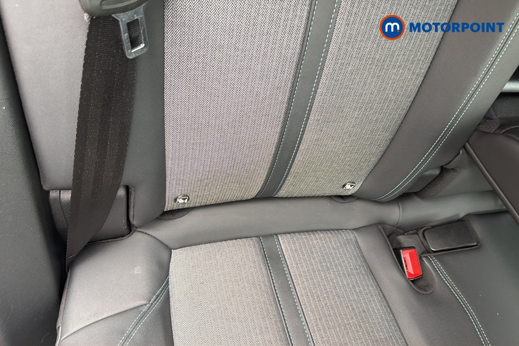 Peugeot 3008 Allure Premium-Plus Automatic Petrol Plug-In Hybrid SUV - Stock Number (1644487) - 27th supplementary image
