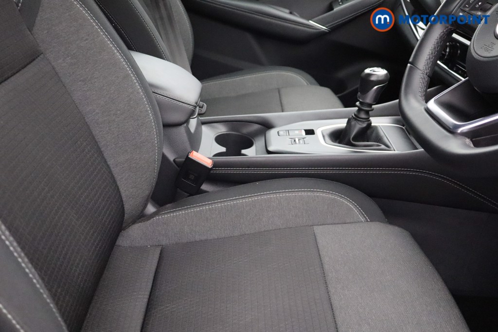 Nissan Qashqai N-Connecta Manual Petrol SUV - Stock Number (1644536) - 12th supplementary image