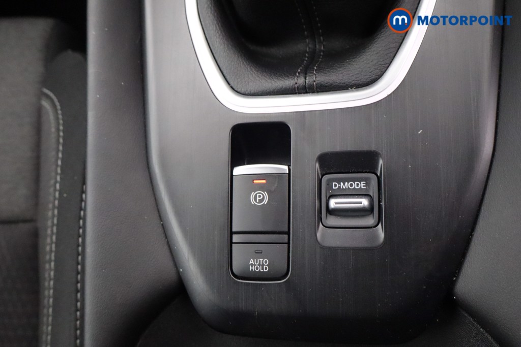Nissan Qashqai N-Connecta Manual Petrol SUV - Stock Number (1644536) - 16th supplementary image