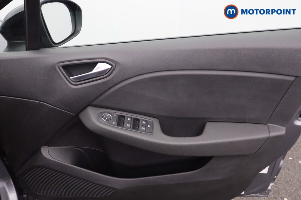 Renault Clio Evolution Manual Petrol Hatchback - Stock Number (1644569) - 8th supplementary image
