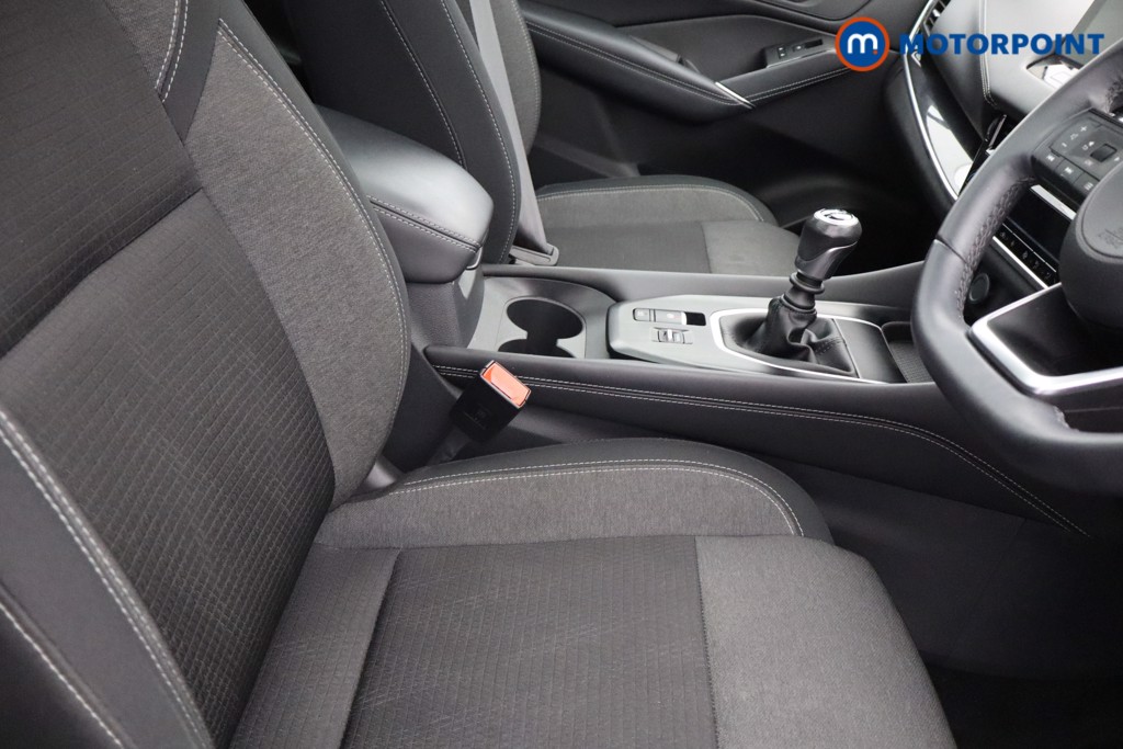 Nissan Qashqai N-Connecta Manual Petrol SUV - Stock Number (1644596) - 12th supplementary image