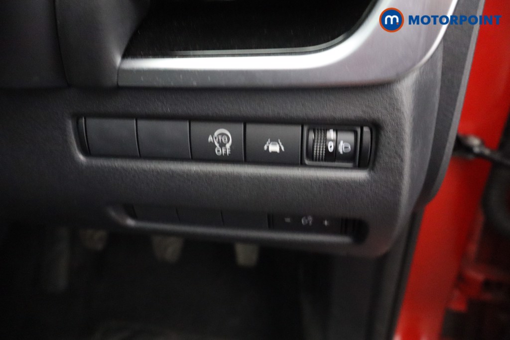 Nissan Qashqai N-Connecta Manual Petrol SUV - Stock Number (1644596) - 13th supplementary image