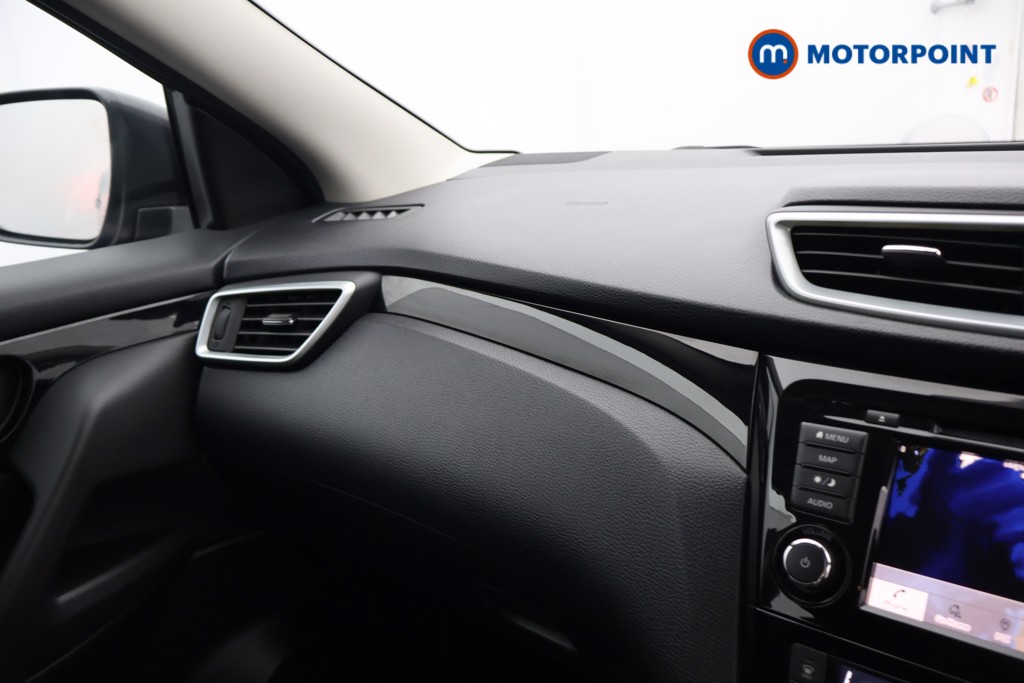 Nissan Qashqai Acenta Premium Automatic Petrol SUV - Stock Number (1644710) - 9th supplementary image
