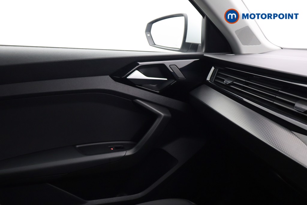 Audi A1 Technik Manual Petrol Hatchback - Stock Number (1644866) - 11th supplementary image