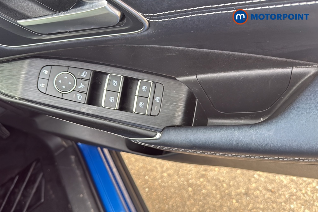 Nissan Qashqai Tekna Manual Petrol SUV - Stock Number (1645135) - 19th supplementary image