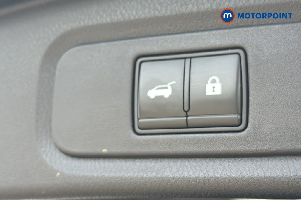 Nissan Qashqai Tekna Manual Petrol SUV - Stock Number (1645135) - 35th supplementary image