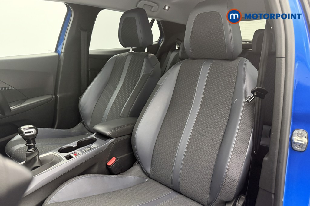 Peugeot 2008 Allure Premium Manual Petrol SUV - Stock Number (1645537) - 3rd supplementary image