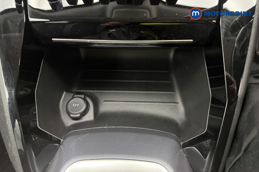 Peugeot 2008 Allure Premium Manual Petrol SUV - Stock Number (1645537) - 12th supplementary image