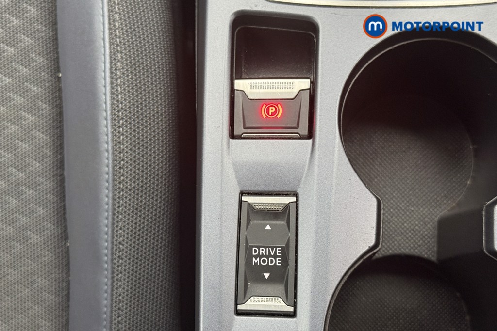 Peugeot 2008 Allure Premium Manual Petrol SUV - Stock Number (1645537) - 14th supplementary image