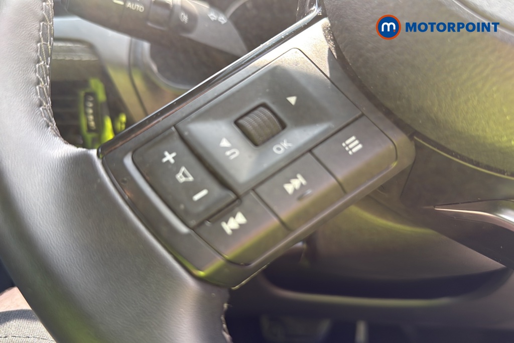 Nissan Qashqai Acenta Premium Automatic Petrol-Electric Hybrid SUV - Stock Number (1646845) - 4th supplementary image