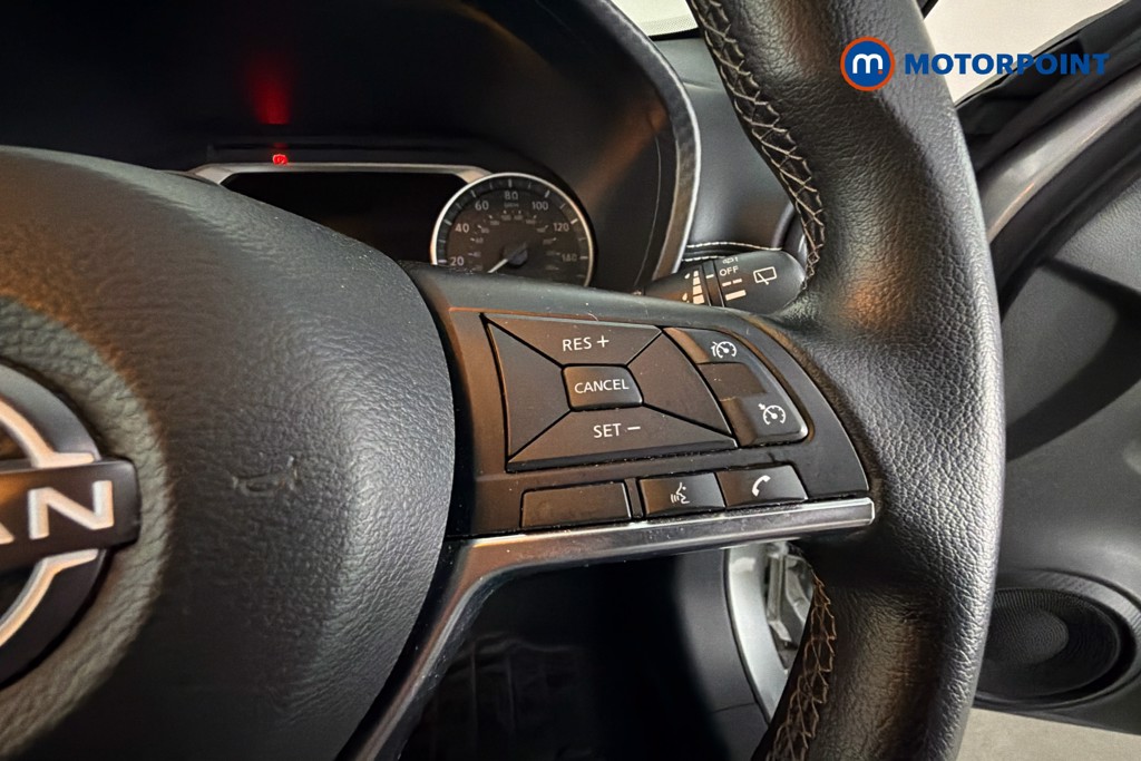 Nissan Juke N-Connecta Manual Petrol SUV - Stock Number (1647690) - 4th supplementary image