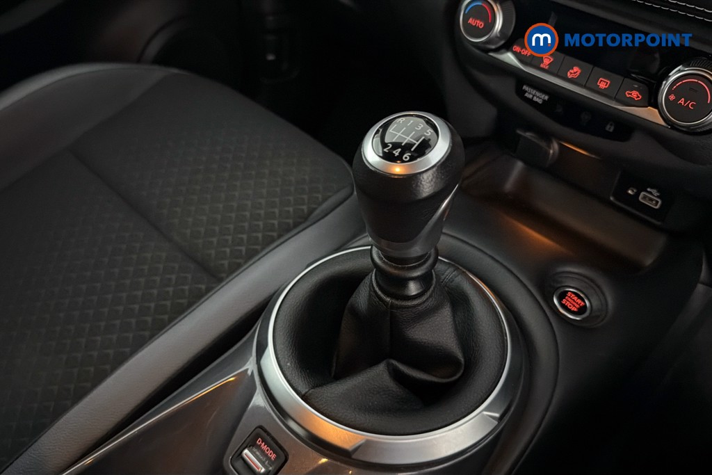 Nissan Juke N-Connecta Manual Petrol SUV - Stock Number (1647690) - 15th supplementary image