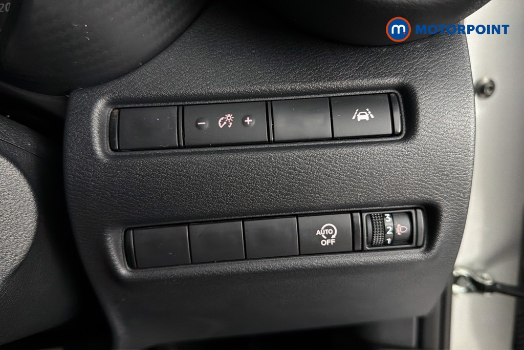 Nissan Juke N-Connecta Manual Petrol SUV - Stock Number (1647690) - 18th supplementary image
