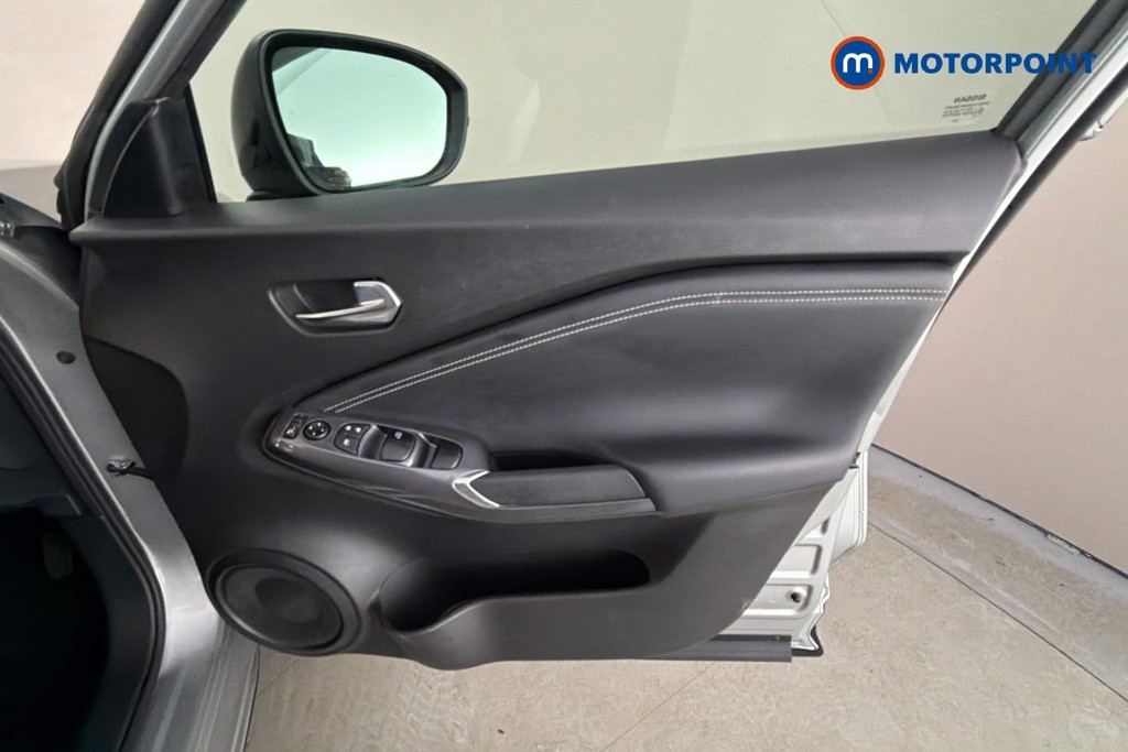 Nissan Juke N-Connecta Manual Petrol SUV - Stock Number (1647690) - 19th supplementary image