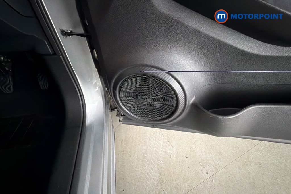 Nissan Juke N-Connecta Manual Petrol SUV - Stock Number (1647690) - 21st supplementary image