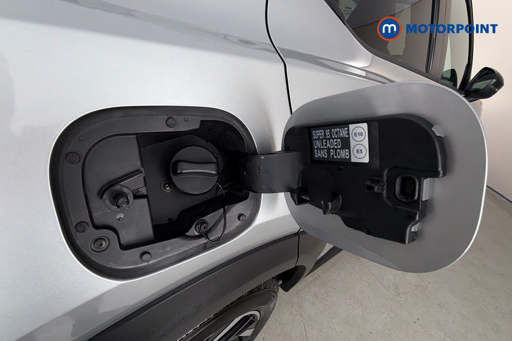 Nissan Juke N-Connecta Manual Petrol SUV - Stock Number (1647690) - 41st supplementary image