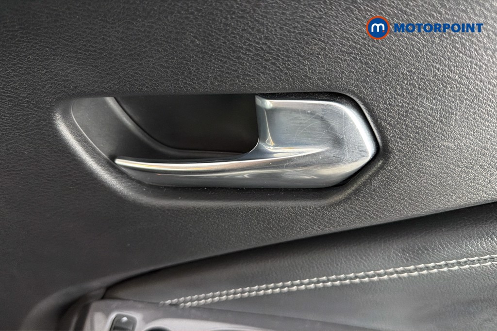 Nissan Juke N-Connecta Manual Petrol SUV - Stock Number (1647690) - 42nd supplementary image