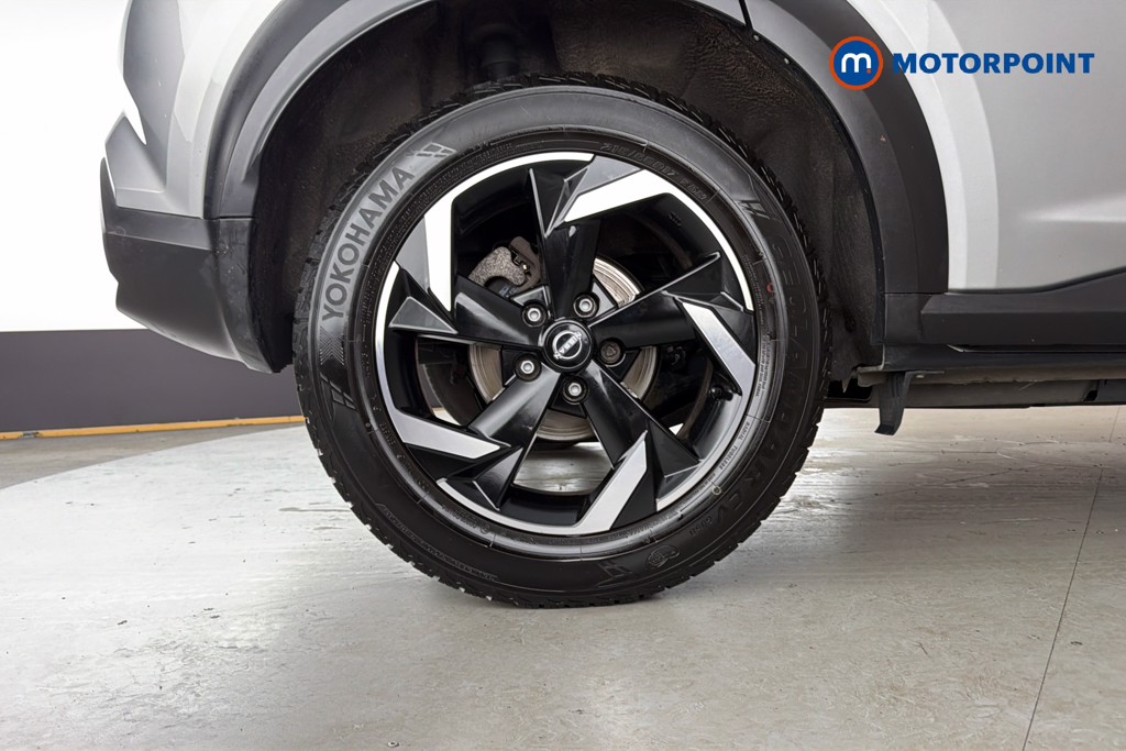 Nissan Juke N-Connecta Manual Petrol SUV - Stock Number (1647690) - 49th supplementary image