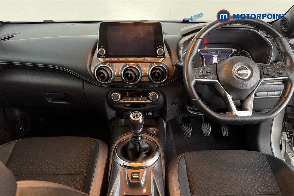 Nissan Juke N-Connecta Manual Petrol SUV - Stock Number (1647690) - 1st supplementary image