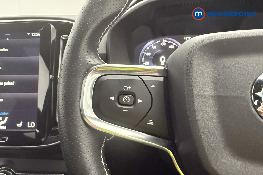 Volvo Xc40 R Design Pro Automatic Petrol SUV - Stock Number (1647758) - 7th supplementary image