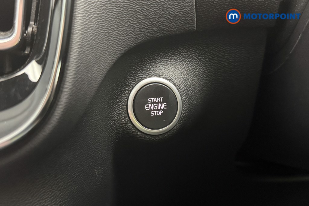 Volvo Xc40 R Design Pro Automatic Petrol SUV - Stock Number (1647758) - 17th supplementary image