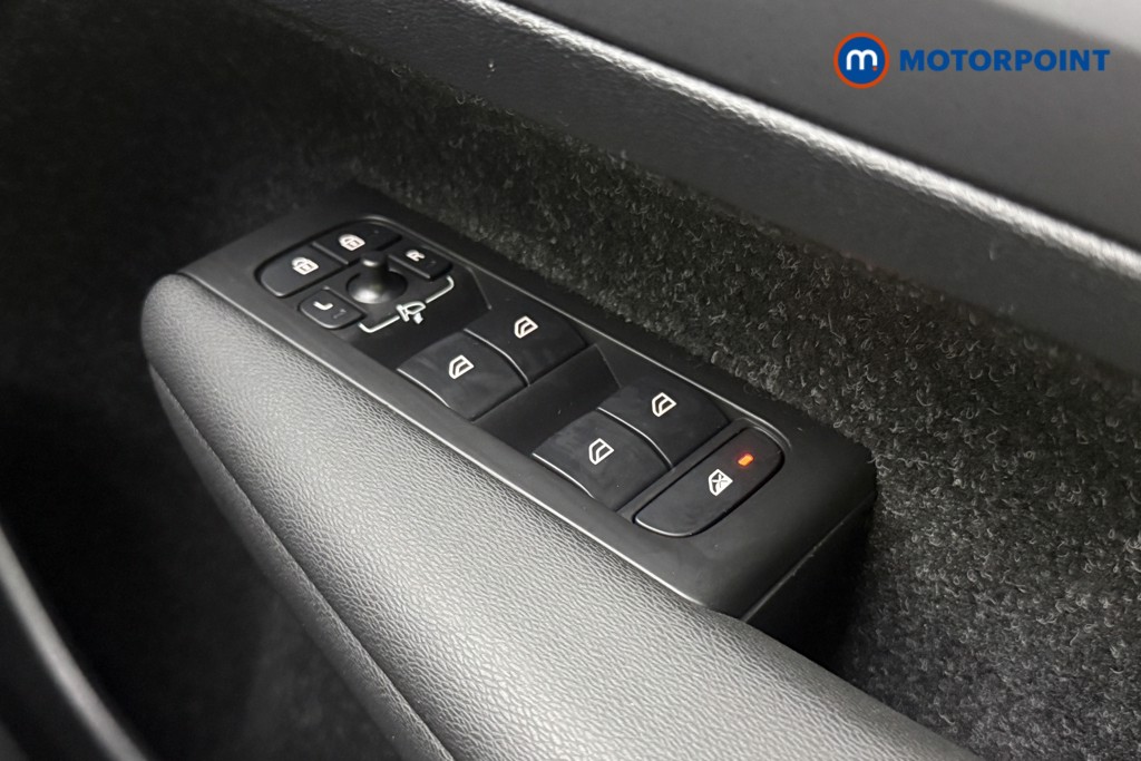 Volvo Xc40 R Design Pro Automatic Petrol SUV - Stock Number (1647758) - 18th supplementary image