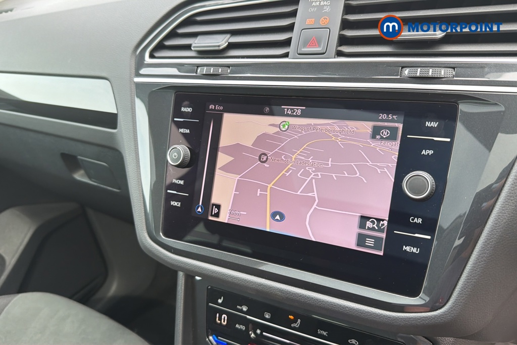 Volkswagen Tiguan Elegance Automatic Petrol SUV - Stock Number (1647889) - 9th supplementary image
