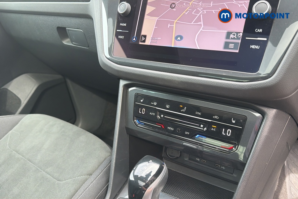 Volkswagen Tiguan Elegance Automatic Petrol SUV - Stock Number (1647889) - 12th supplementary image