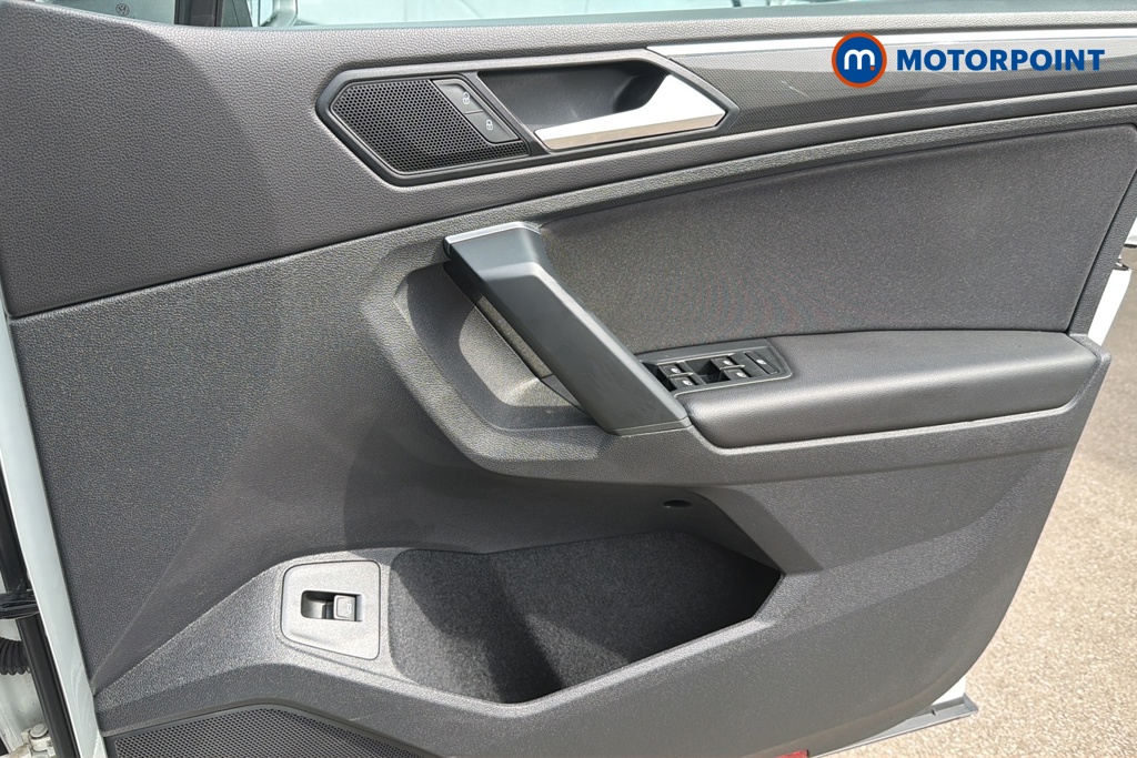 Volkswagen Tiguan Elegance Automatic Petrol SUV - Stock Number (1647889) - 18th supplementary image