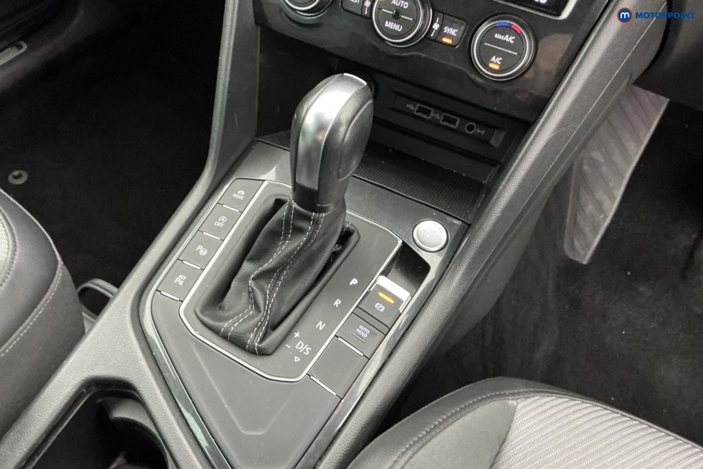 Volkswagen Tiguan R-Line Tech Automatic Petrol SUV - Stock Number (1612136) - 15th supplementary image